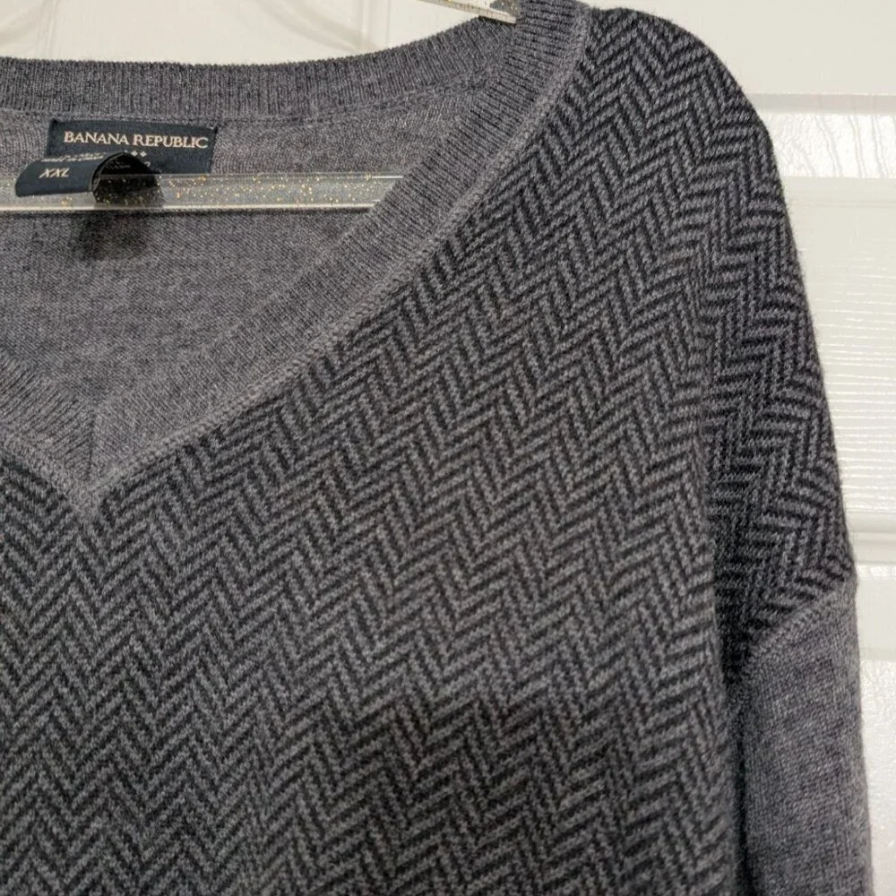 Banana Republic Merino Wool Herringbone Sweater Mens Size XXL Gray Knit V Neck